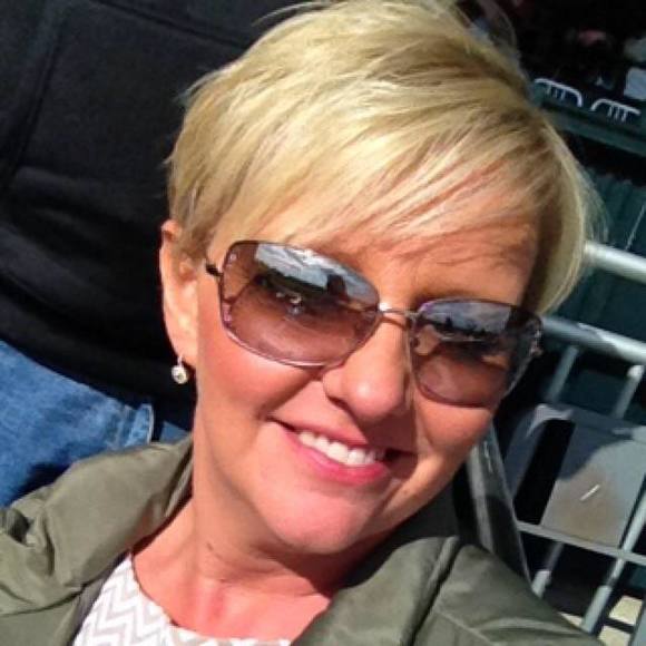 Poshmark profile picture for @cheesecake